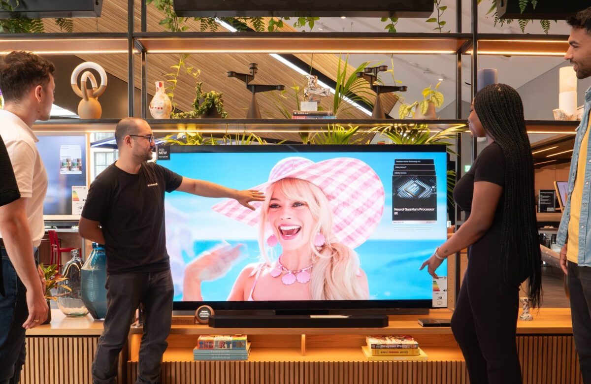 Samsung y Warner Bros. Pictures se unen para llevar tráileres de películas en 8K