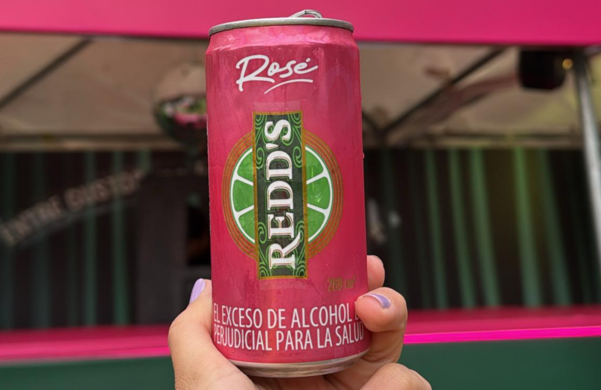 Sin amarguras, así es la Redd’s Rosé: la nueva bebida en el portafolio de Bavaria