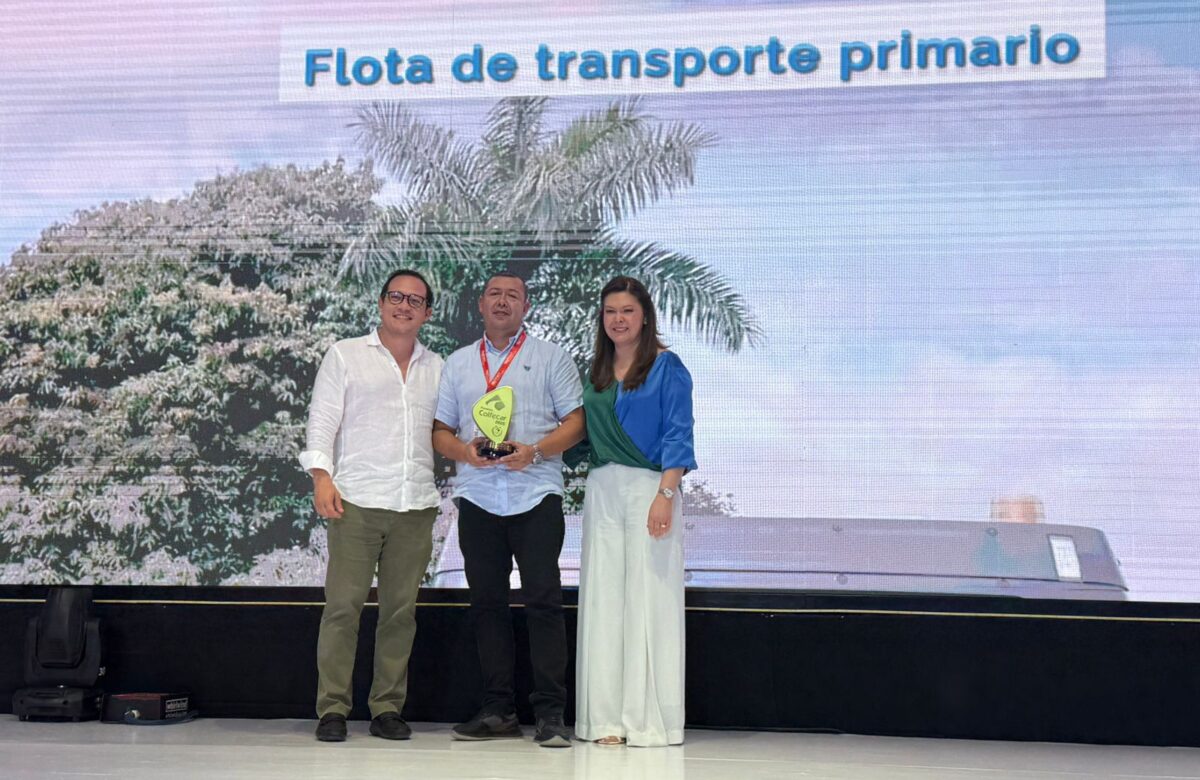 EDINSA, operador de transporte para Postobón, recibió el premio Colfecar Verde 2025