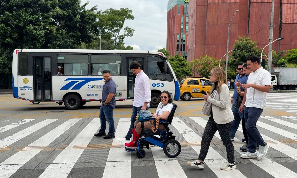 Ruta N y la empresa Toyota se unen para mejorar la movilidad inclusiva en Medellín