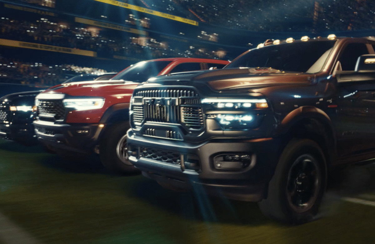 La campaña ‘The Commentators’ de Migrante celebra la nueva era de pasión y desempeño de Ram