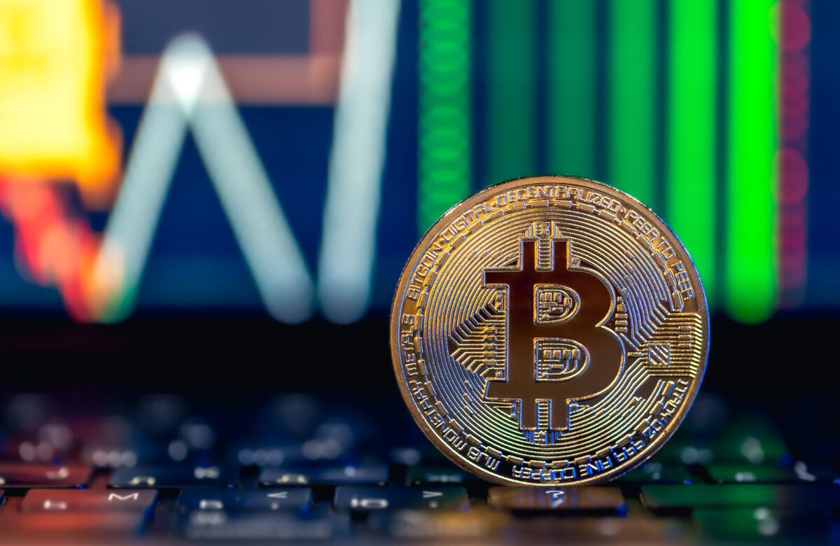 Bitcoin atrae cada vez más inversionistas en medio de la volatilidad: ¿cómo cuidarse de caer en estafas y fraudes?