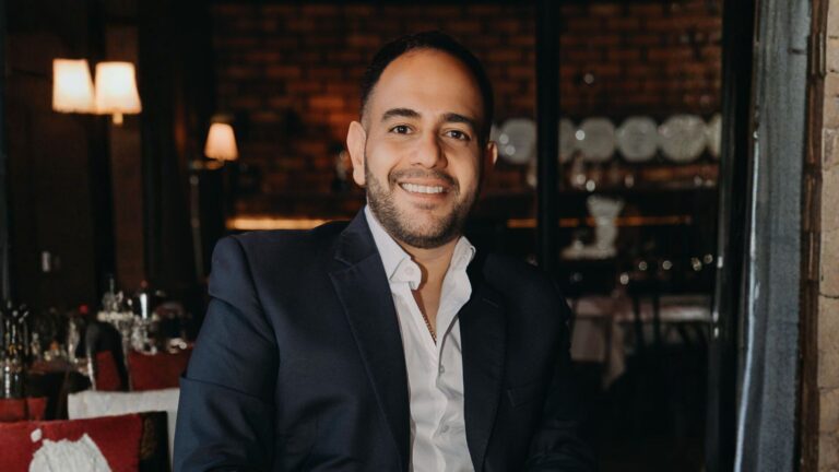 Un colombiano entra al top 20 de las productoras más influyentes de Latinoamérica