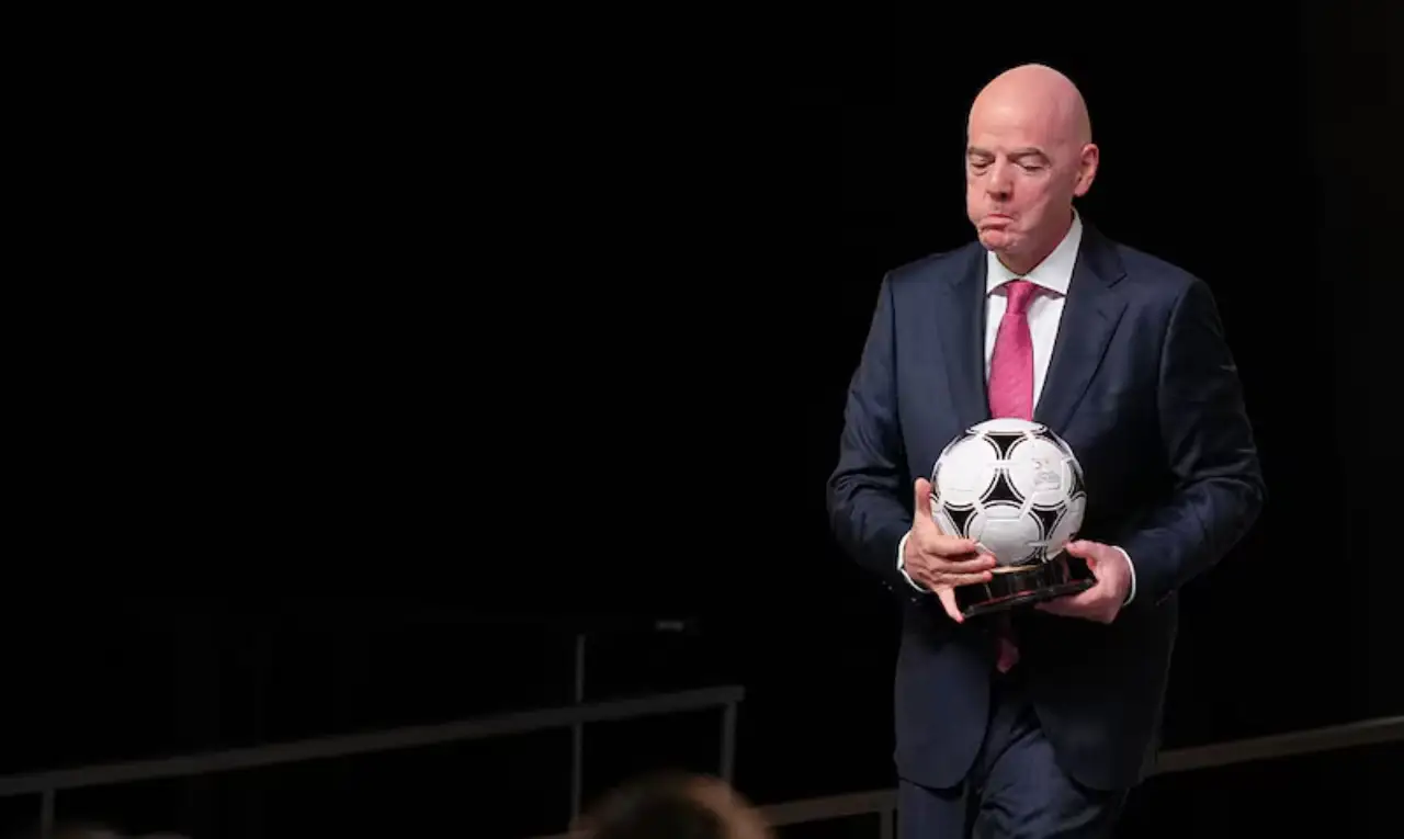advercopys gianni infantino